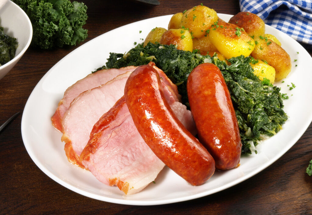 grünkohl mit kassler, speck und kartoffeln